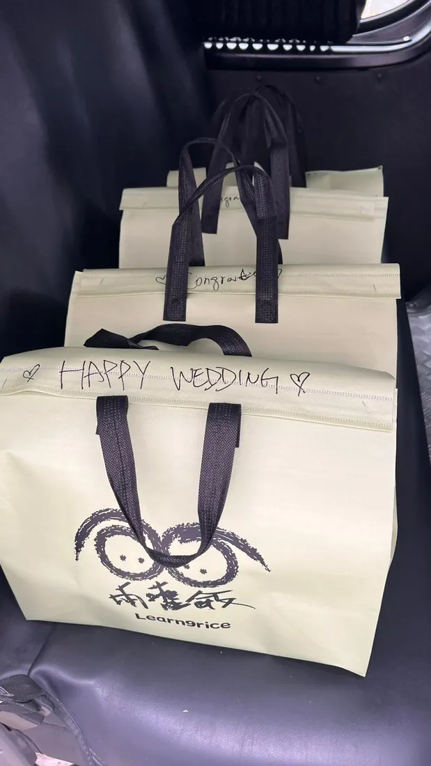婚宴團餐,保溫袋手寫 HAPPY WEDDING 祝福
